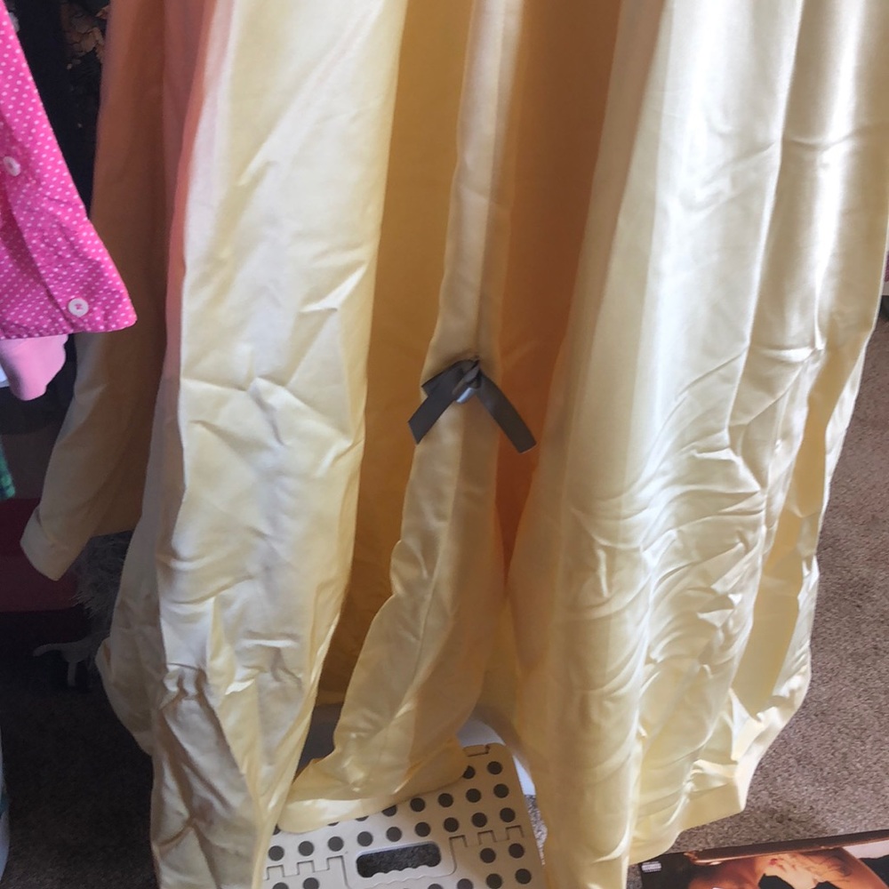 🌻Yellow Prom/FormalDress W/ Mesh Panel In Front🌻 - Picture 4 of 7